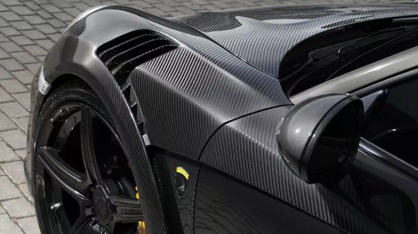 超级跑车都爱用的碳纤维材料，到底好在哪里？